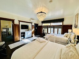 Bespoke Inn Flagstaff