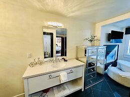 Bespoke Inn Flagstaff