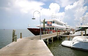 Baypine Cottages 8873