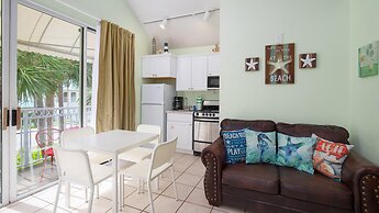 Nantucket Rainbow Cottages 20A Studio