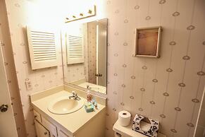 9462royalpel173rptco - Royal Pelican 173