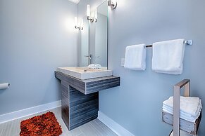 Pier Destiny 66 Pompano Street