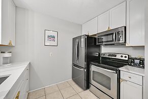 Pier Destiny 66 Pompano Street