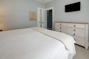 Pier Destiny 66 Pompano Street