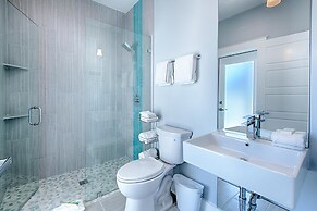 Pier Destiny 66 Pompano Street