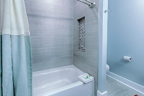 Pier Destiny 66 Pompano Street