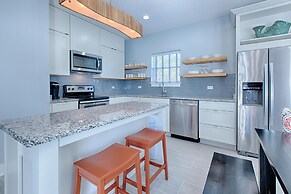 Pier Destiny 66 Pompano Street