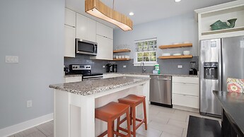 Pier Destiny 66 Pompano Street