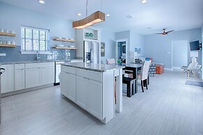 Pier Destiny 66 Pompano Street