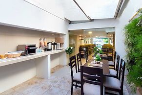 Hotel Avexi Suites By Geh Suites