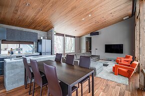 Gravity by The Hakuba Collection