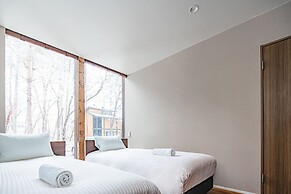 Gravity by The Hakuba Collection