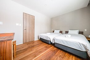 Gravity by The Hakuba Collection