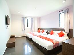 OYO 89487 Space Hotel