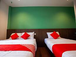 OYO 89487 Space Hotel