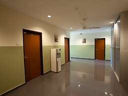 OYO 89487 Space Hotel