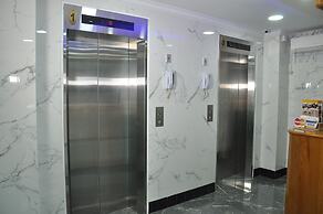 Royal Landmark Hotel