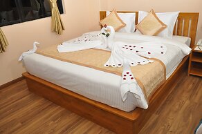 Royal Landmark Hotel