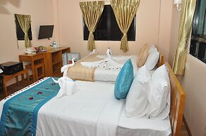 Royal Landmark Hotel