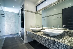 Diamond VIP villas by Lofty