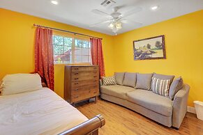 Las Vegas Elegance! Pool Table & Sparkling Pool! 3 Bedroom Home by Red