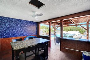 Las Vegas Elegance! Pool Table & Sparkling Pool! 3 Bedroom Home by Red