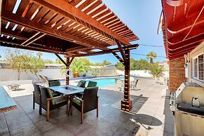 Las Vegas Elegance! Pool Table & Sparkling Pool! 3 Bedroom Home by Red