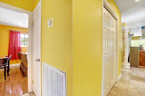 Las Vegas Elegance! Pool Table & Sparkling Pool! 3 Bedroom Home by Red