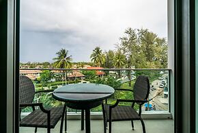 Oceanstone Resort by Lofty