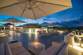 Oceanstone Resort by Lofty