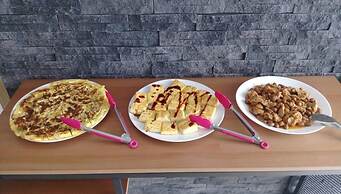 Meihua Lake Corner B&B