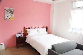 Meihua Lake Corner B&B