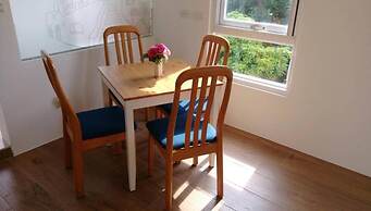 Meihua Lake Corner B&B