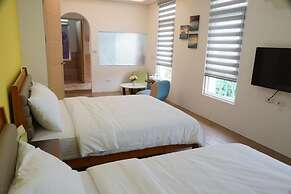 Meihua Lake Corner B&B