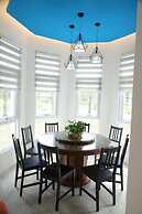 Meihua Lake Corner B&B