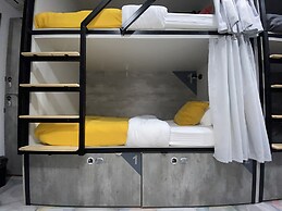 VDali Poshtel - Hostel