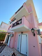 Cha Nanakas Village Inn