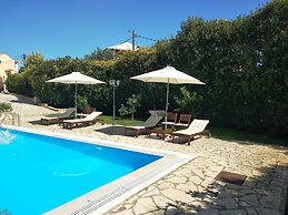 Cha Nanakas Village Inn