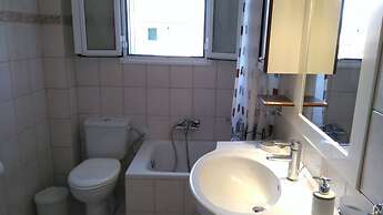 Cha Nanakas Village Inn