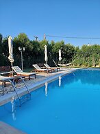 Cha Nanakas Village Inn