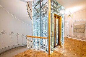 WINWINSTAY Art Nouveau Lumiere Residence