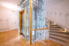 WINWINSTAY Art Nouveau Lumiere Residence