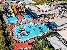 Caretta Beach Resort & Waterpark