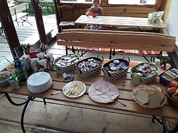 Cvet gora - Camping, Glamping and Accomodations - Hostel