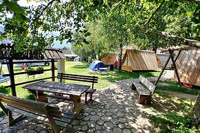 Cvet gora - Camping, Glamping and Accomodations - Hostel