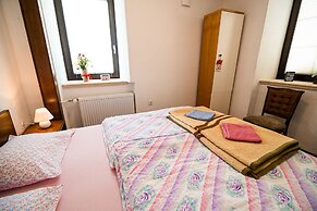 Cvet gora - Camping, Glamping and Accomodations - Hostel