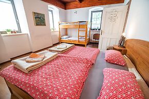Cvet gora - Camping, Glamping and Accomodations - Hostel