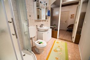 Cvet gora - Camping, Glamping and Accomodations - Hostel