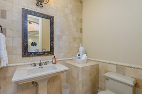 Casa Hermosa 4 Bedroom Home by Redawning