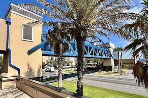 Crystal Tower 1109 2 Bedroom Condo by RedAwning